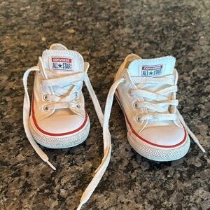 Converse White Chuck Taylor Sneakers Classic Design